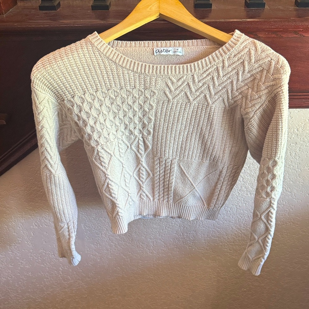 Aster Women’s Medium Beige Textured Knit Cropped Sweater Chic & Cozy Winter